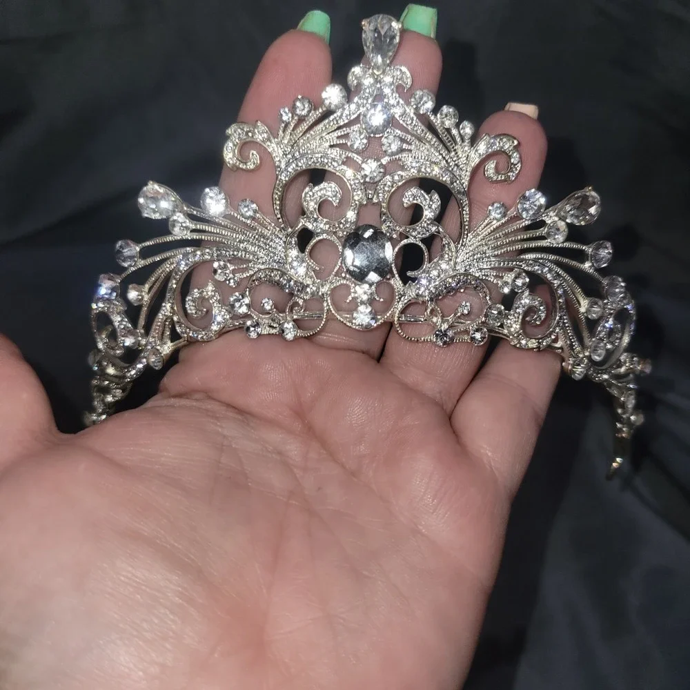 Silver Tiara Crown for Women Crystal Queen Rhinestone Princess Wedding Costume